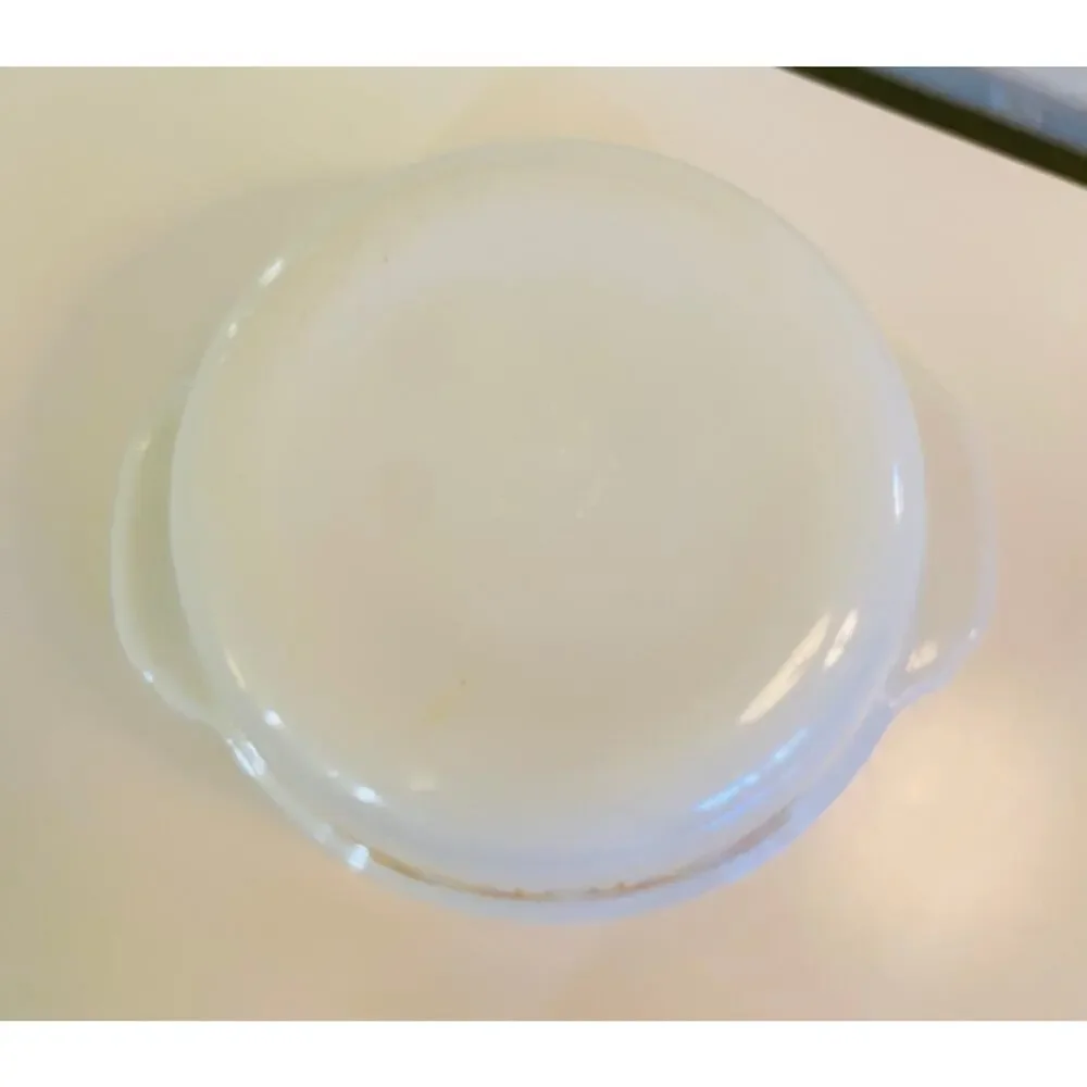 VINTAGE 60s Anchor Fire King Harvest Gold Wheat 1 QT Casserole Milk Glass Dish